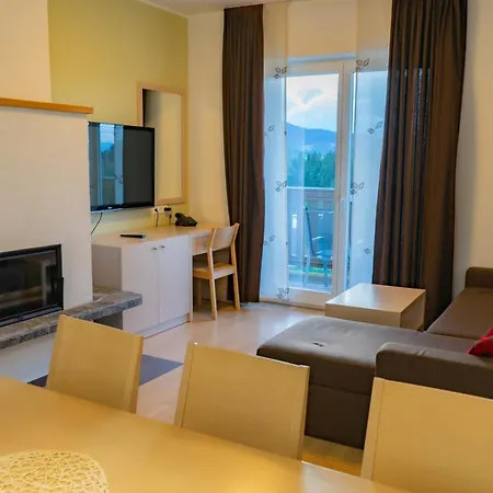 Apartmajska Hisa Breza アパートホテル 4*