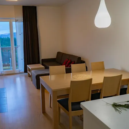 Apartmajska Hisa Breza アパートホテル 4*