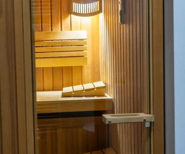 Lägenhetshotell Apartmajska Hisa Breza 4*